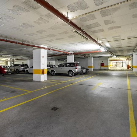 Whome Family Condo - Urban Retreat With Parking, Ac, Elevator In Great Location Lisabona Exterior foto