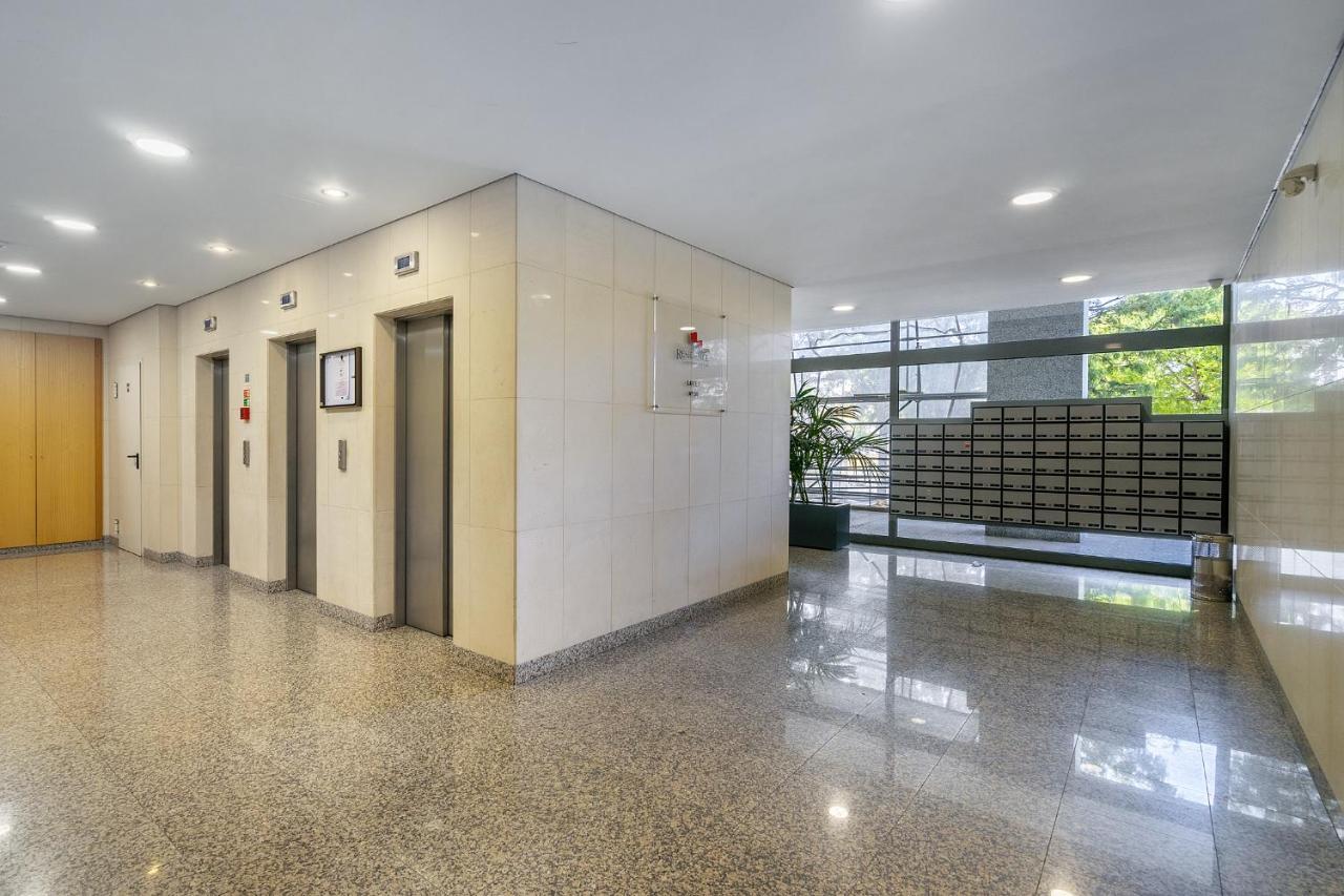 Whome Family Condo - Urban Retreat With Parking, Ac, Elevator In Great Location Lisabona Exterior foto