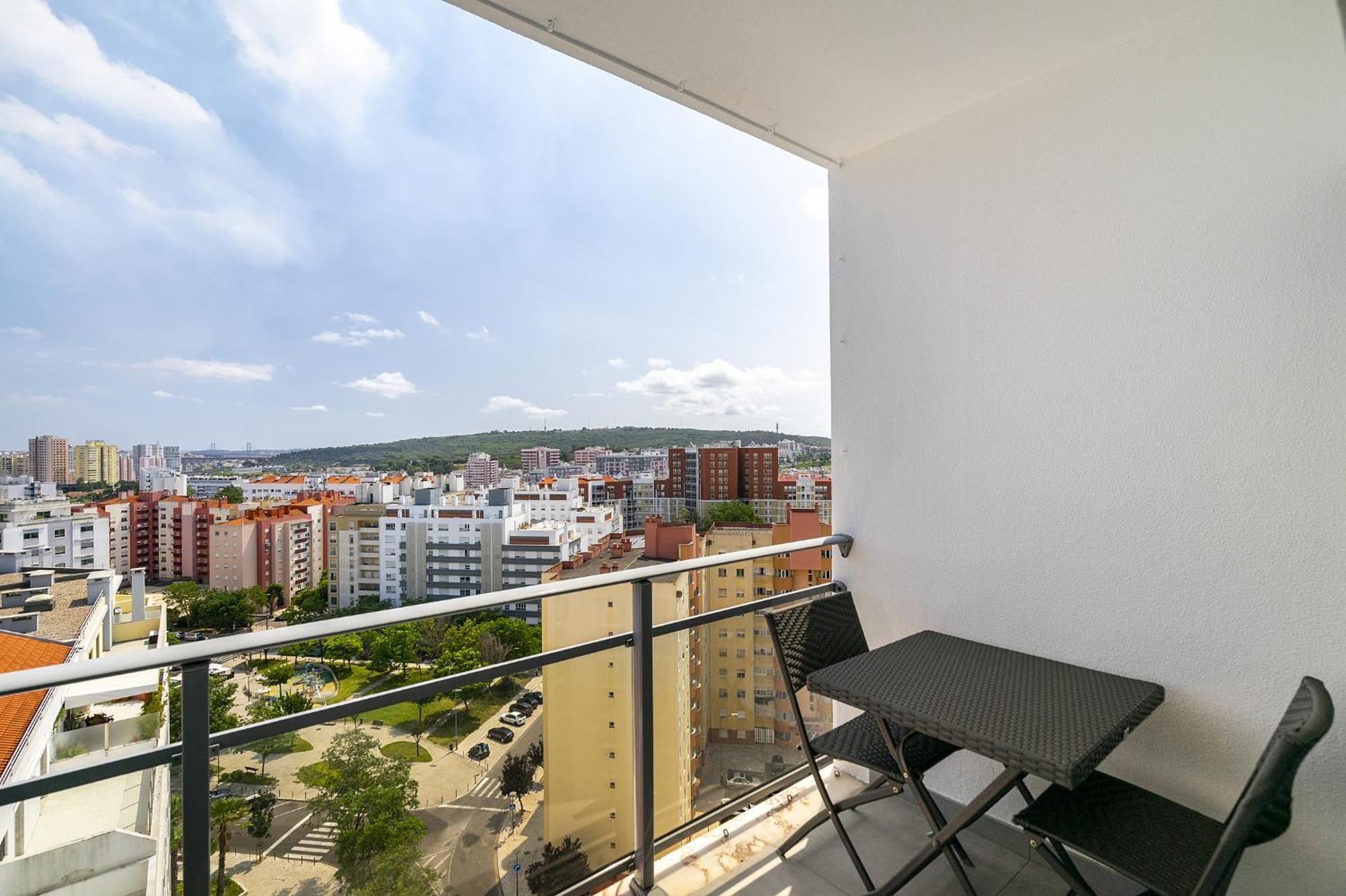 Whome Family Condo - Urban Retreat With Parking, Ac, Elevator In Great Location Lisabona Exterior foto